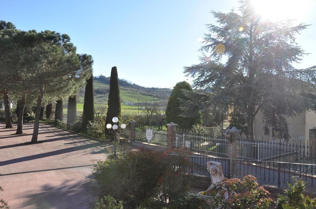 Villa Agriturismo Corte Montini Santa Giuletta Exterior foto