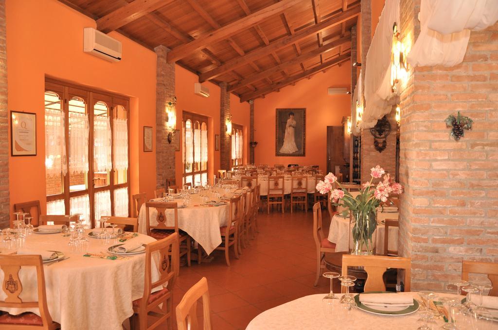 Villa Agriturismo Corte Montini Santa Giuletta Exterior foto