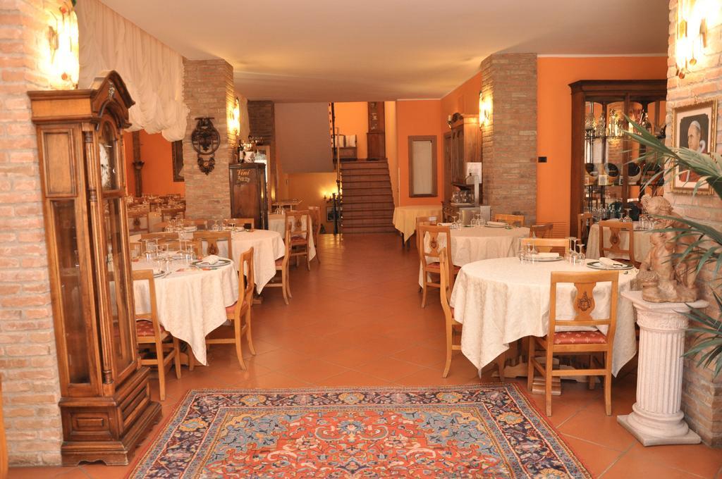 Villa Agriturismo Corte Montini Santa Giuletta Exterior foto